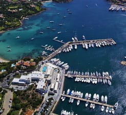 如何预订轮渡前往奥尔比亚（Olbia）